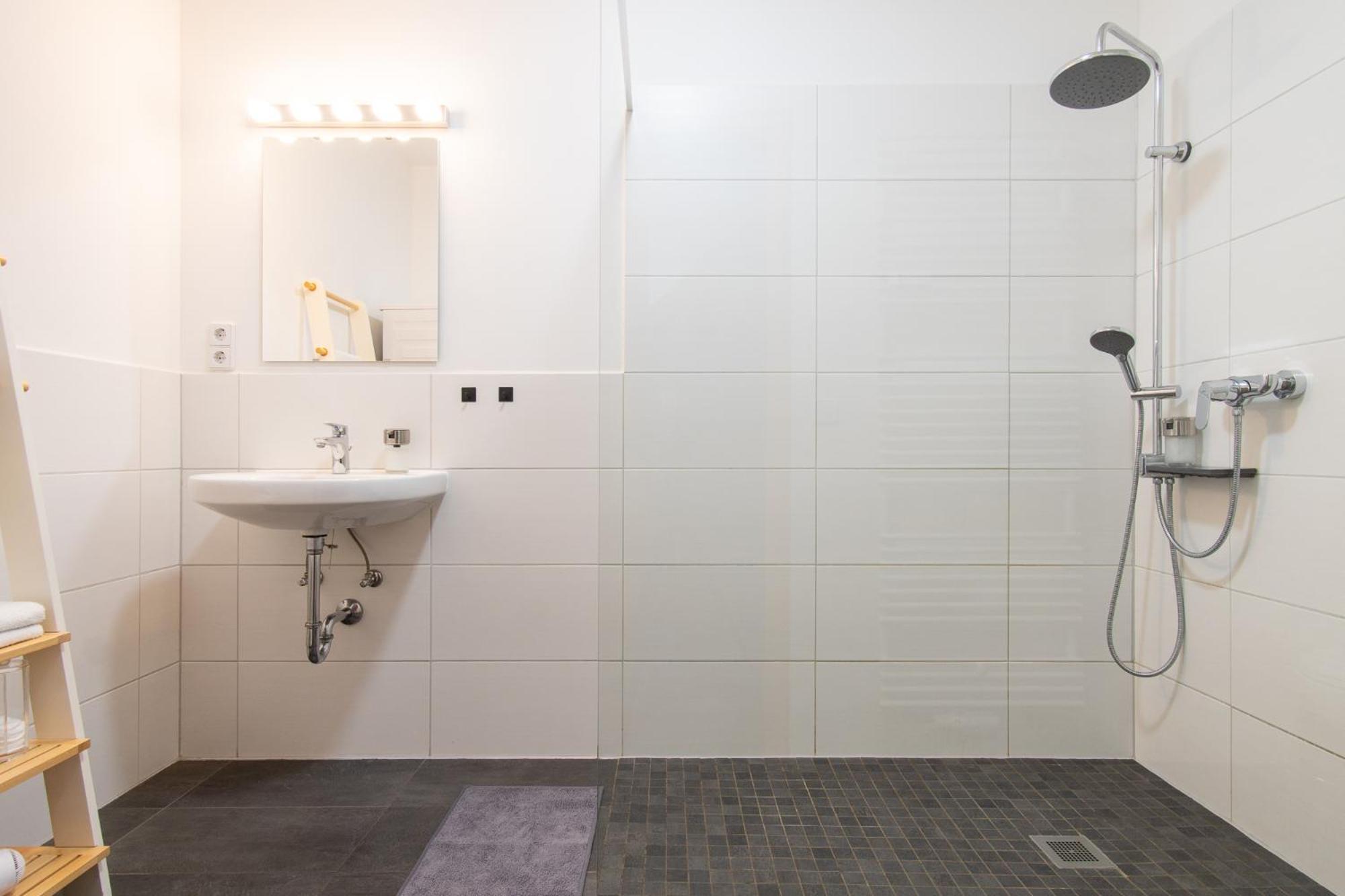 Luxurioeses Apartment, 10Min Innenstadt, Parkplatz Ерфурт Екстериор снимка